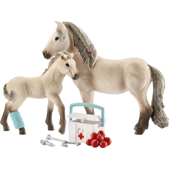 Schleich Horse Club Horse Club Hannah’s First-Aid Kit